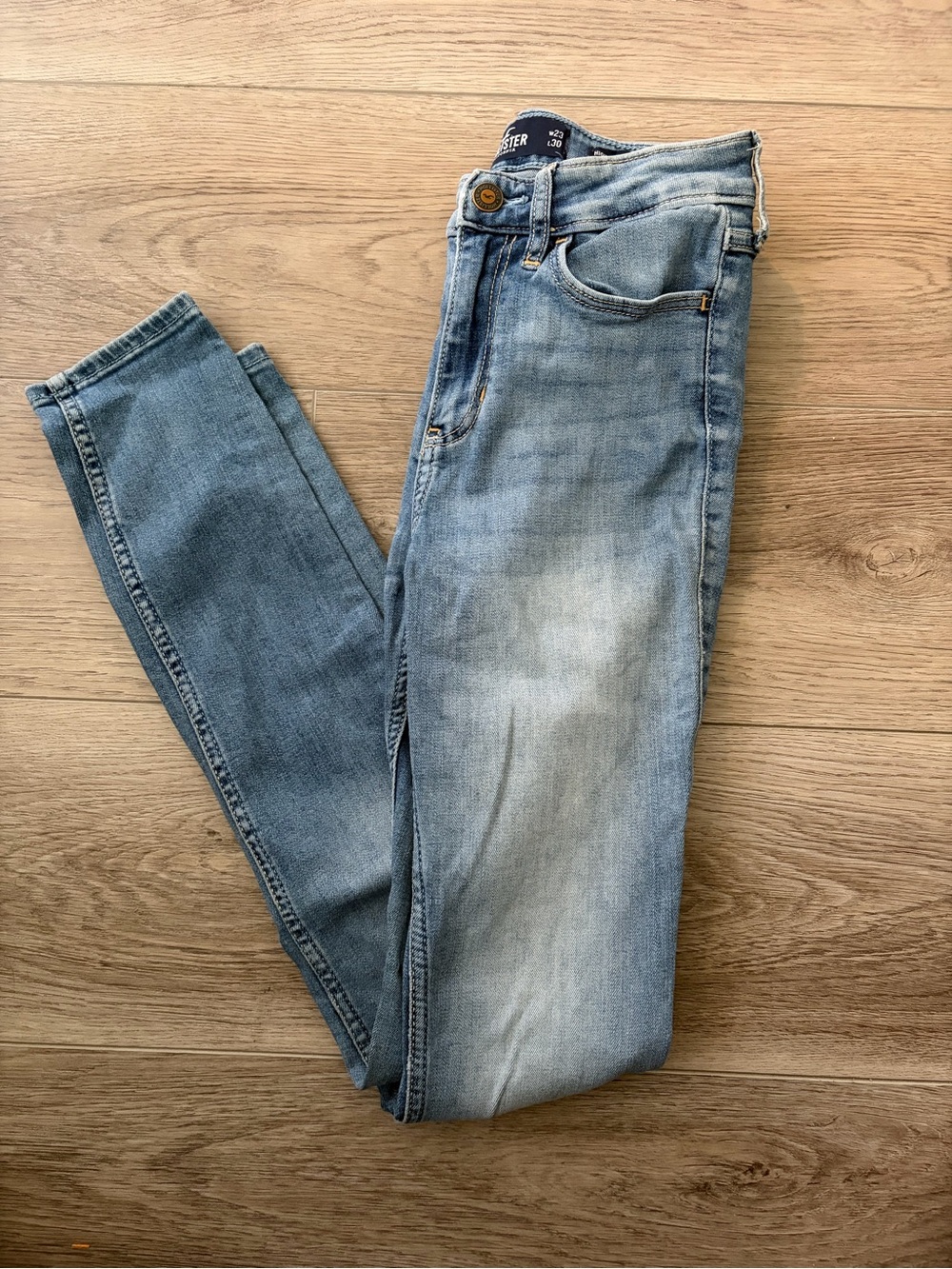Hollister Light Wash Women’s Skinny Jeans